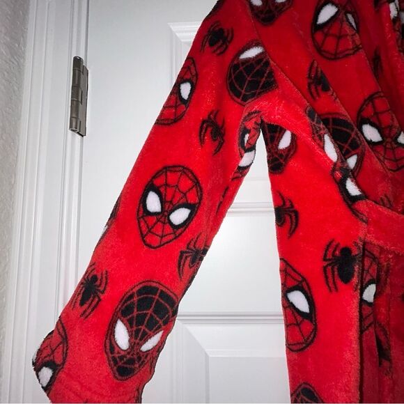 Marvel Spider-Man Print Fuzzy Kids’ Robe - Picture 2 of 6